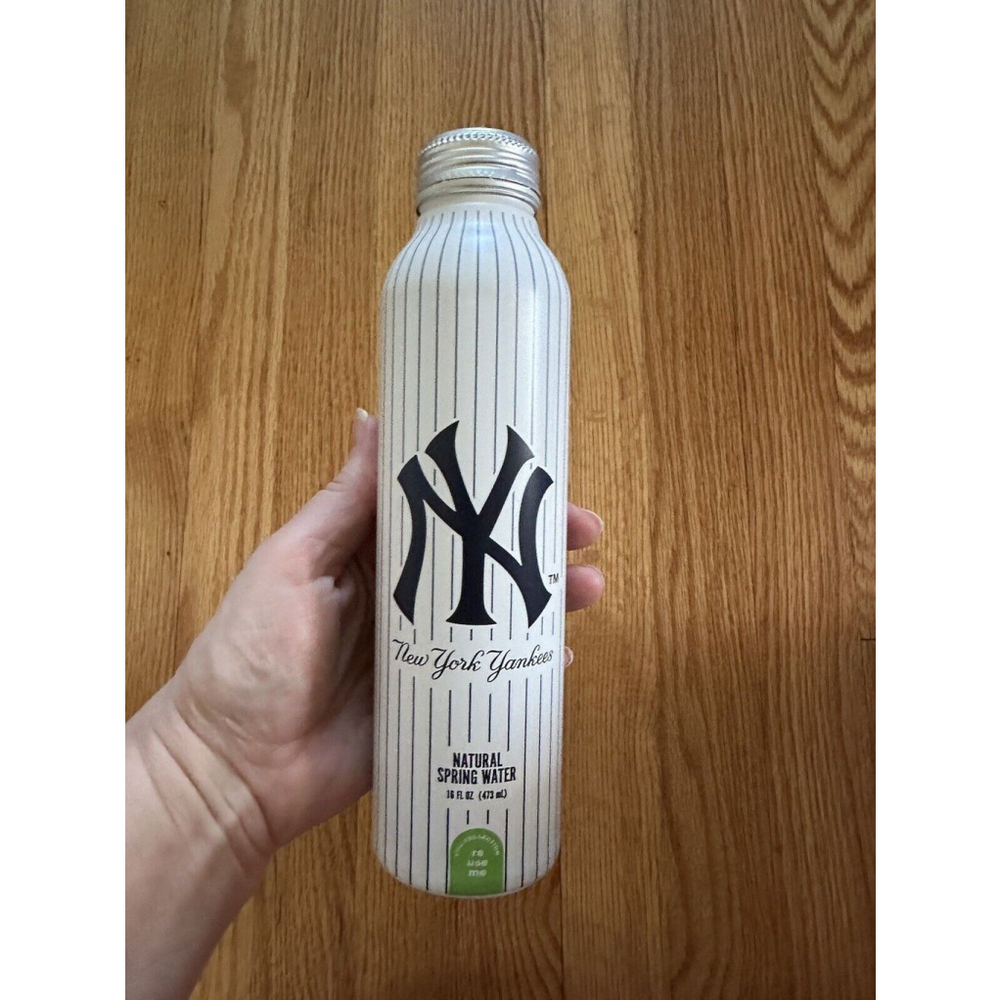 NY Yankees Sports Water in Aluminum Bottle